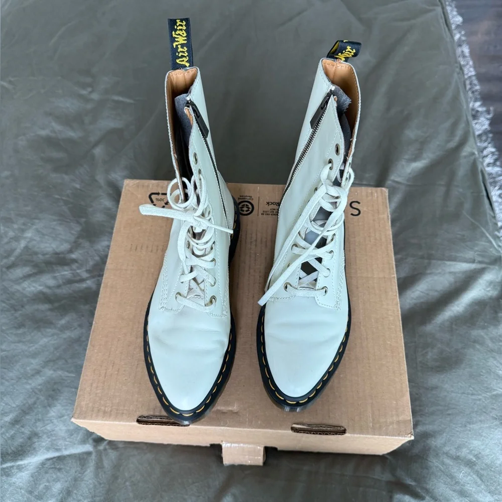 Dr. Martens Off-White Leather Combat Boots Alix Pointed Toe Ankle 8 Worn ONCE - Picture 4 of 8
